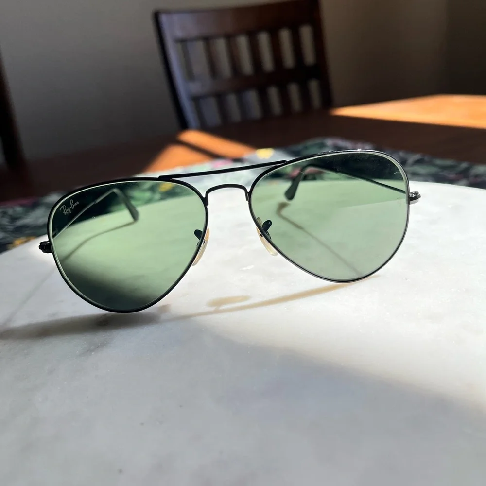 Ray Ban Large Aviator Sunglasses with G15 Lenses - Picture 2 of 9